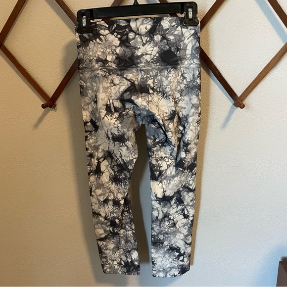 Lululemon Wunder Capri leggings - Picture 2 of 4